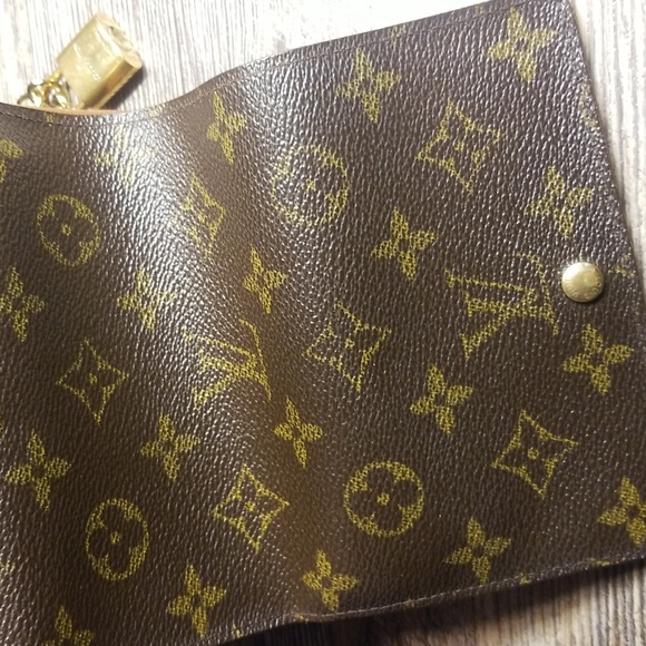 LV Bundle Louis Vuitton Monogram Porte Monnaie Billets Tresor Lock & Chain All 3 - Picture 17 of 17